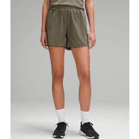 Lululemon Lightweight High-Rise Hiking Short 4" - Picture 3 of 16